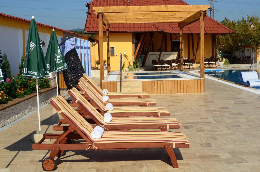 Motel Alaska Дева Екстериор снимка