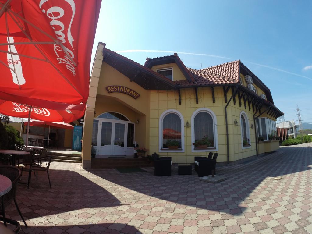 Motel Alaska Дева Екстериор снимка